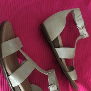 Brand new cute sandals Dr Scholls size 7.5 wedge 1.5 inches